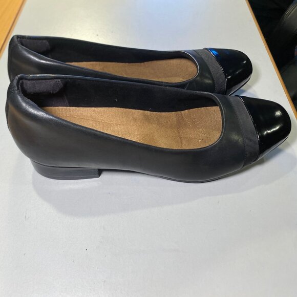 Clarks - Size 8M - Juliet Monte slip on, black caps - Picture 3 of 11